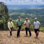 Prefeitura de Valença e Parapentista Profissional Realizam Limpeza da Rampa na Serra do Abiá