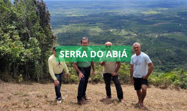Prefeitura de Valença e Parapentista Profissional Realizam Limpeza da Rampa na Serra do Abiá