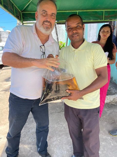 Prefeitura de Valença, em parceria com a Aguavale Piscicultura, distribui 50 mil alevinos para criadores do município