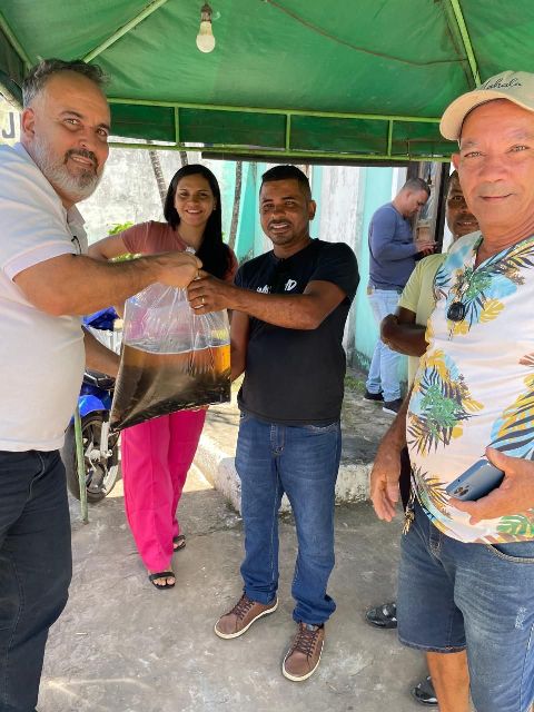 Prefeitura de Valença, em parceria com a Aguavale Piscicultura, distribui 50 mil alevinos para criadores do município