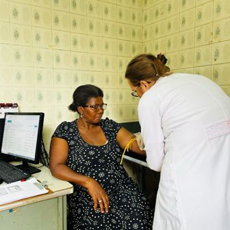 Através da Secretaria de Saúde, prefeitura de Valença realiza ações do "Dia D Mulher" com atendimentos e serviços de saúde