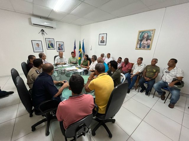 Prefeitura reafirma compromisso com escolas cívico-militares e autoriza retorno de militares da reserva