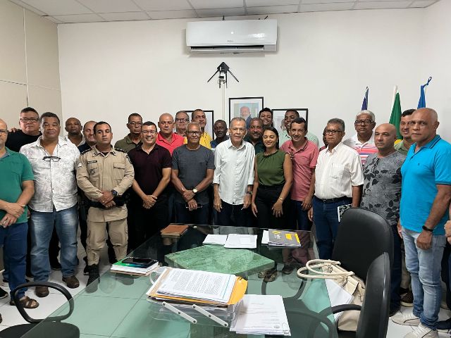 Prefeitura reafirma compromisso com escolas cívico-militares e autoriza retorno de militares da reserva