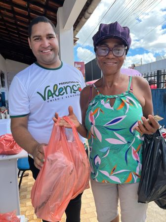 Prefeitura de Valença inicia entrega dos peixes da Semana Santa para 10 mil famílias