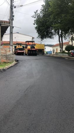 Parceria entre Prefeitura e Governo do Estado acelera obras de pavimentação em Serra Grande