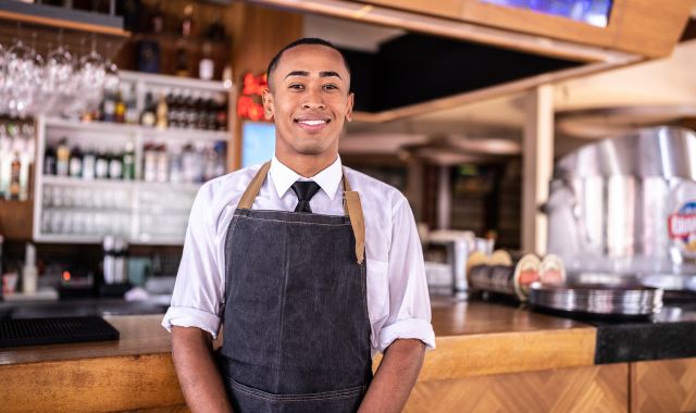 Prefeitura de Valença abre inscrições para curso de Técnicas Básicas para Garçom