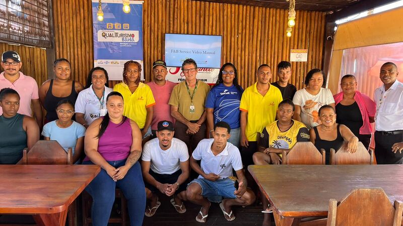 Qualiturismo Bahia inicia curso de formação para garçons no Guaibim