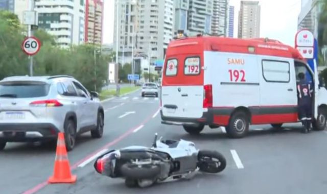 Mulher morre após tentar escapar de assalto na Avenida Magalhães Neto