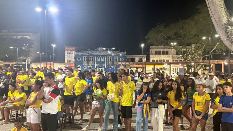 Telão na Praça da República movimenta estreia do Brasil na Copa do Mundo em Valença