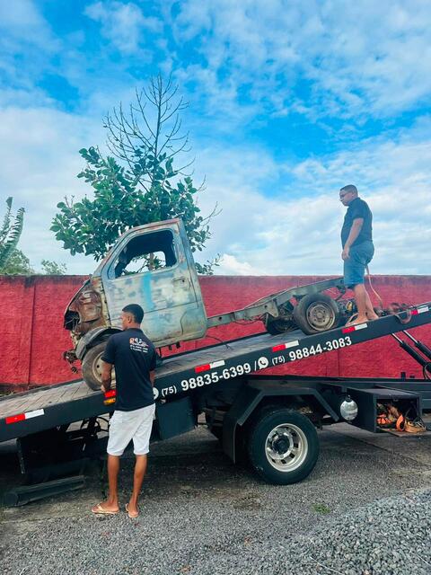 Prefeitura inicia remoção de veículos abandonados em vias públicas de Valença