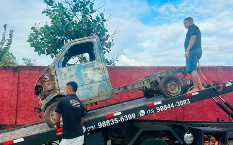 Prefeitura inicia remoção de veículos abandonados em vias públicas de Valença