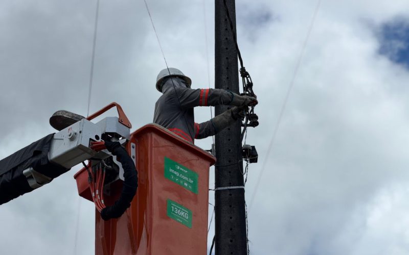 Valença inicia modernização da iluminação pública da orla com investimento de R$ 823 mil