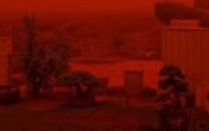 Céu fica vermelho após passagem de ciclone na Austrália