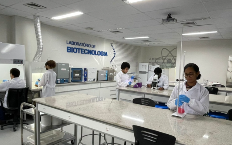 Inscrições para bolsas do Pós-técnico do SENAI Bahia