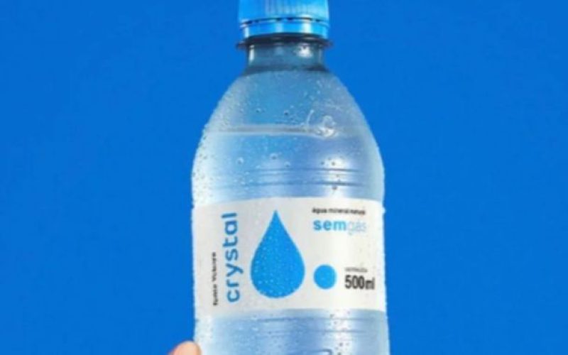 Anvisa determina recolhimento de lote de água mineral Crystal após detecção de bactéria