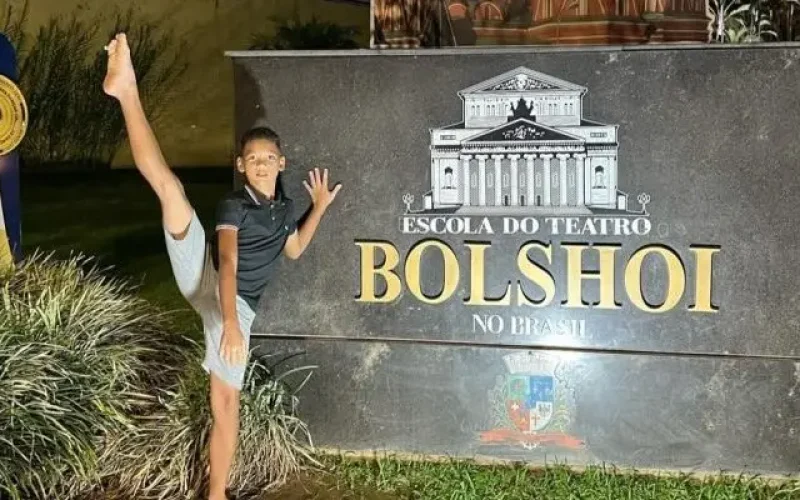 Arthur Leivy e Neemias dos Santos, foram selecionados para a escola Bolshoi e ganham o mundo