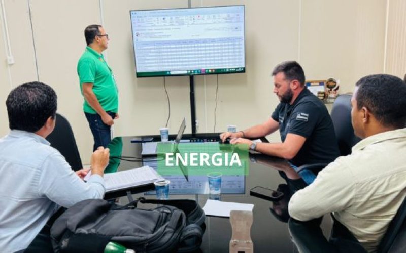 Prefeitura de Valença e Coelba discutem projeto de Eficiência Energética que garante mais de 700 lâmpadas de LED para o município