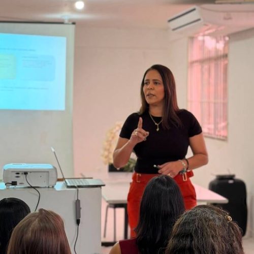 Cerca de 60 profissionais de Enfermagem participam de capacitação sobre tratamento de feridas em Valença