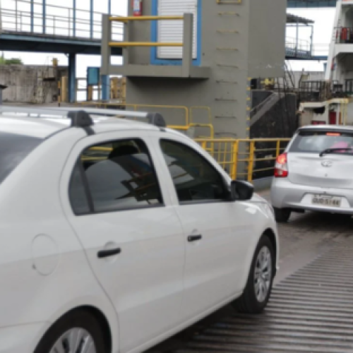 Movimento intenso no ferry-boat provoca filas e espera superior a quatro horas em Salvador