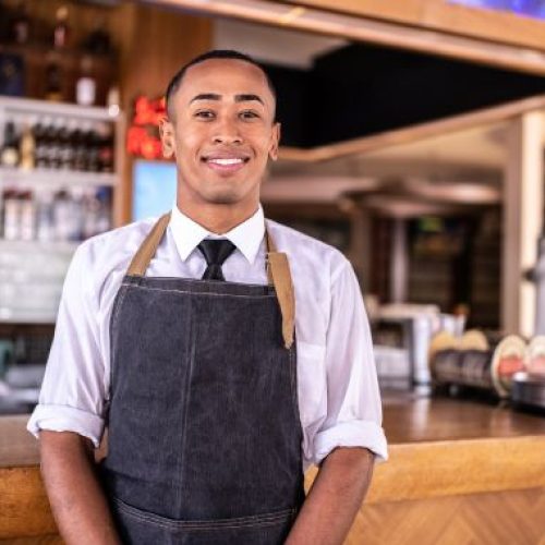 Prefeitura de Valença abre inscrições para curso de Técnicas Básicas para Garçom