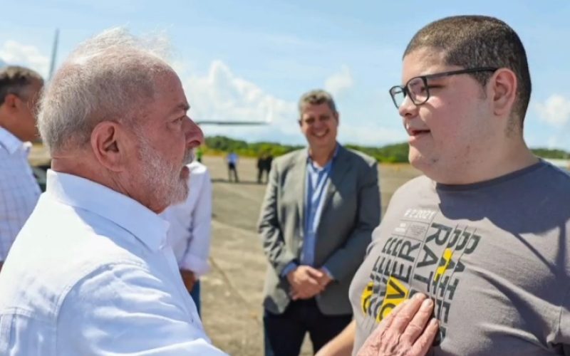 Valenciano João Pedro, embaixador do autismo na Bahia, estará presente no Encontro do G20 no Rio