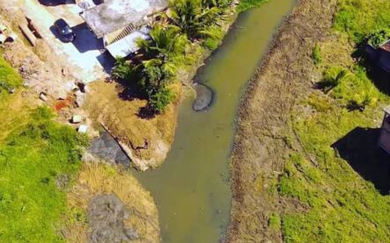 Prefeitura de Valença amplia ações de limpeza e manutenção de canais em diferentes pontos da cidade