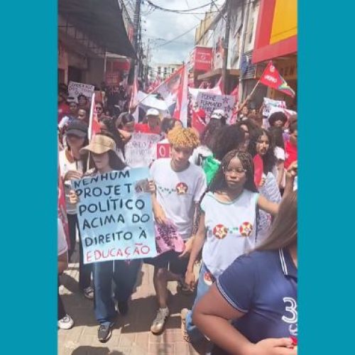 Mobilização em apoio a Lula reúne estudantes e professores em Valença