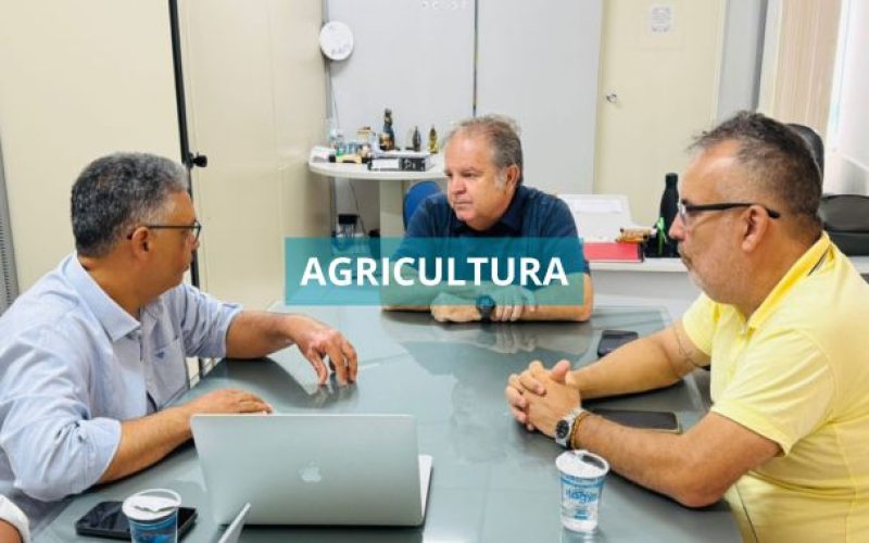 Prefeitura de Valença discute adesão ao Programa Cacau Mais