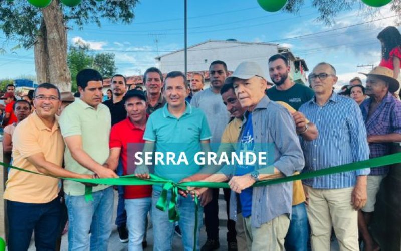 Prefeito Marcos Medrado reinaugura escola e praça em Serra Grande