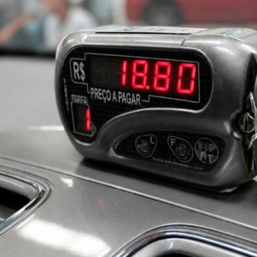 Taxímetro passa a ser obrigatório em todos os táxis de Valença; prazo para adequação vai até 27 de junho