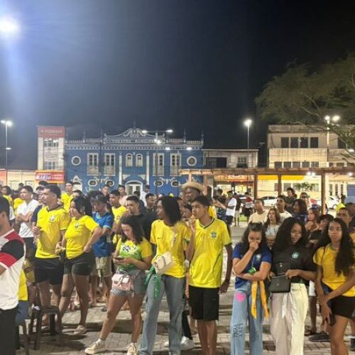 Telão na Praça da República movimenta estreia do Brasil na Copa do Mundo em Valença