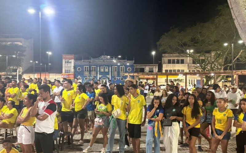 Telão na Praça da República movimenta estreia do Brasil na Copa do Mundo em Valença