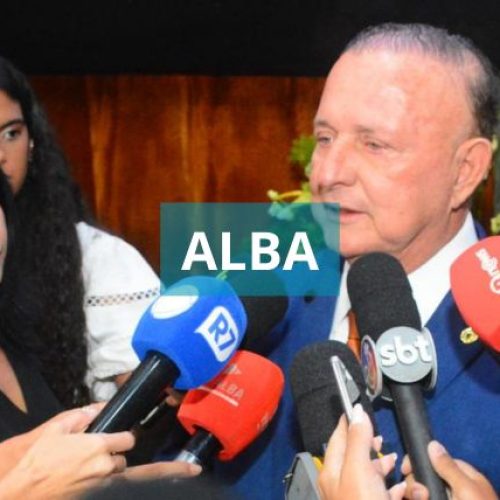 Deputado Adolfo Menezes é eleito presidente da Alba com 61 votos