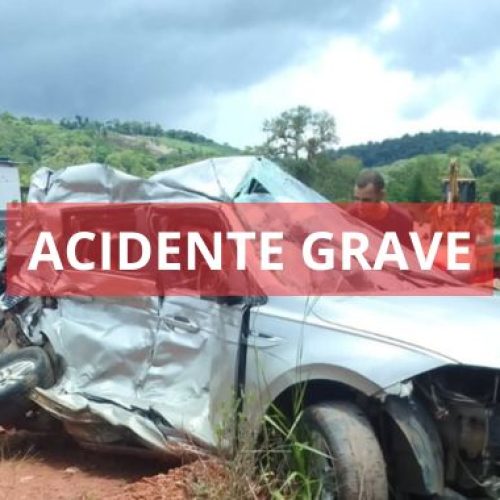 Motorista perde o controle do veículo e bate em carreta, Tancredo Neves Bahia